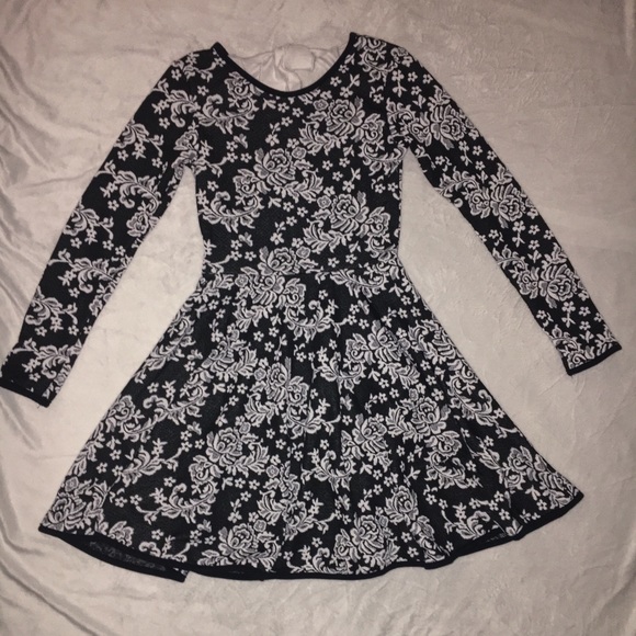 Dress - Picture 1 of 5